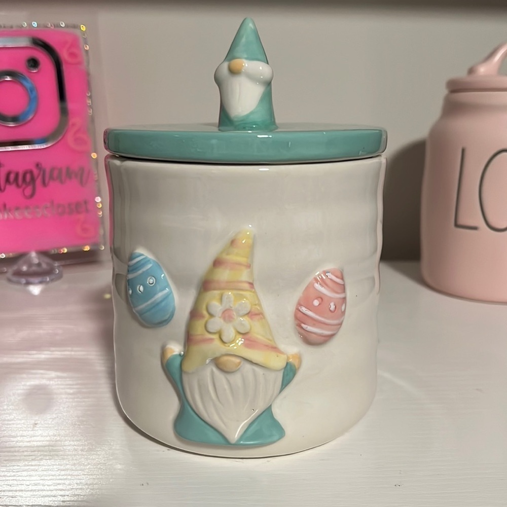 CARROT PATCH COTTAGE GNOME EASTER CANISTER